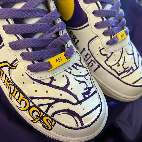 Custom Hand Painted SKOLAF1 Size 10 - Nike Air Force 1 '07 High Triple White - Picture 5 of 12